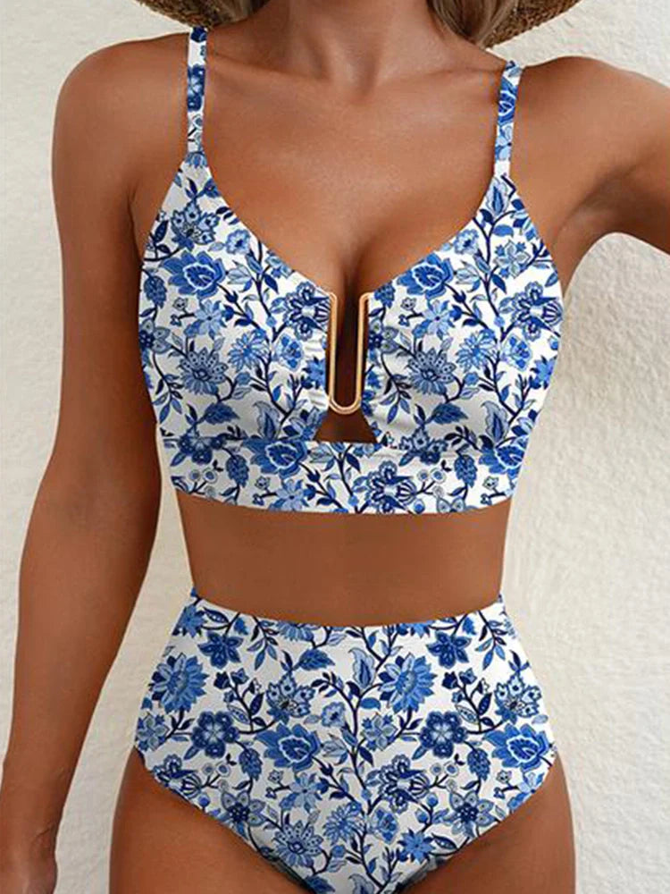 Clara | Zweiteiliger Bikini mit U-Bügel und Cut-Out