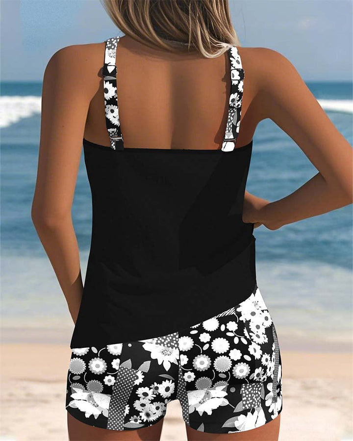 Sabrina | Zweiteiliger Badeanzug mit bequemem Sitz und blumigem Strandstil