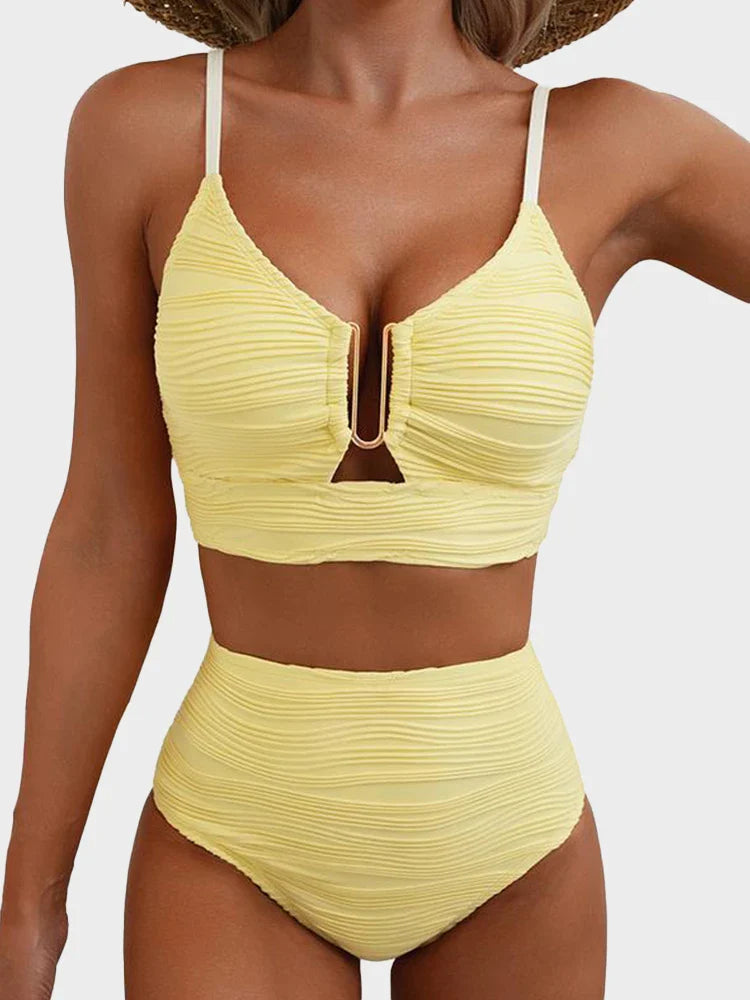 Clara | Zweiteiliger Bikini mit U-Bügel und Cut-Out