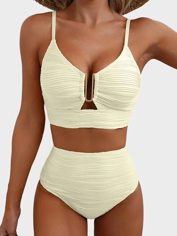 Clara | Zweiteiliger Bikini mit U-Bügel und Cut-Out