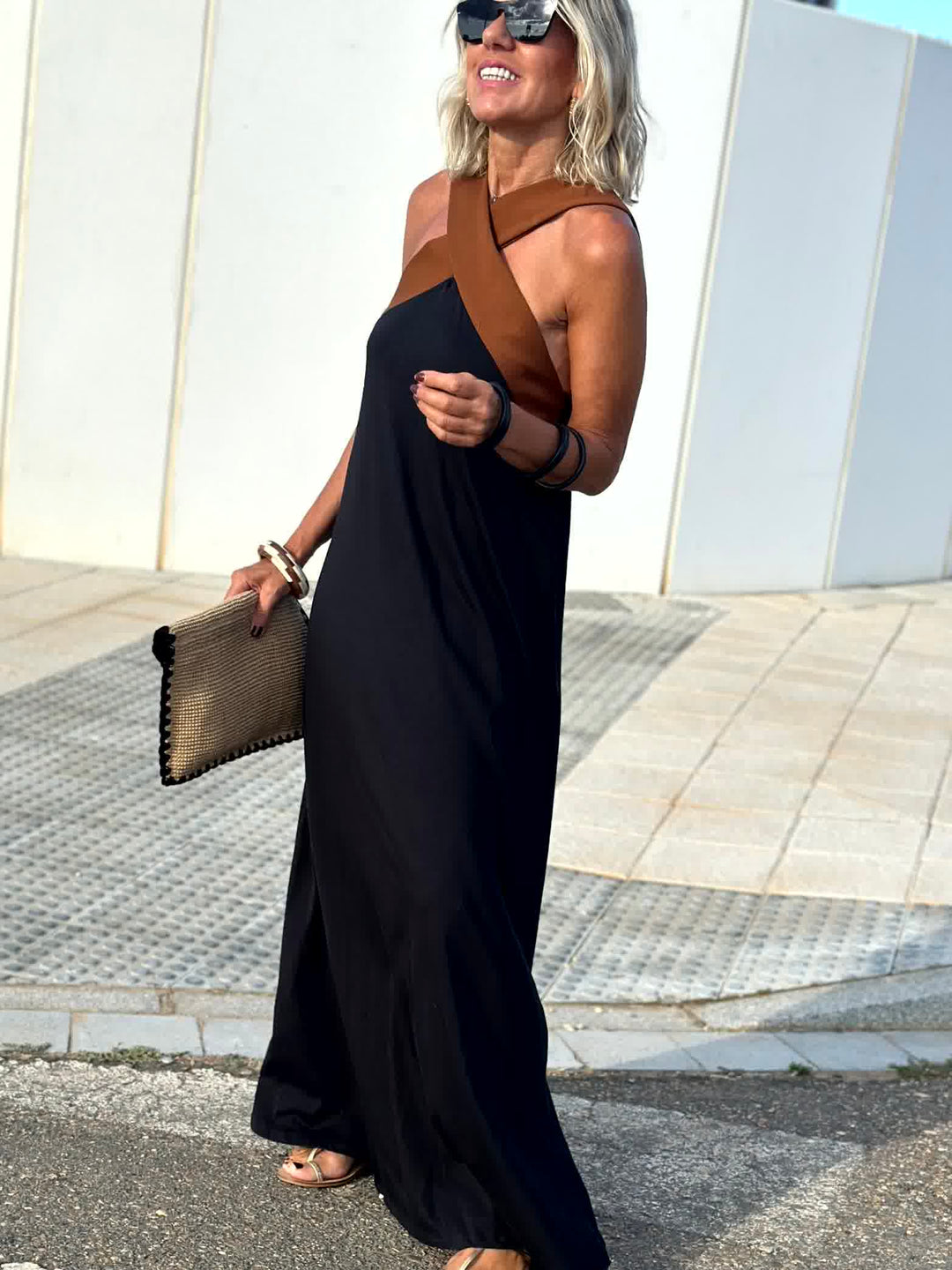 Sienna | Elegantes Kleid mit offenem Rücken und modischem Neckholder-Kragen