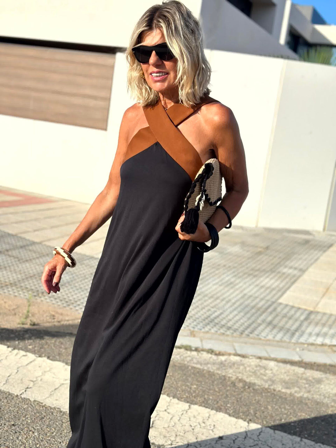Sienna | Elegantes Kleid mit offenem Rücken und modischem Neckholder-Kragen